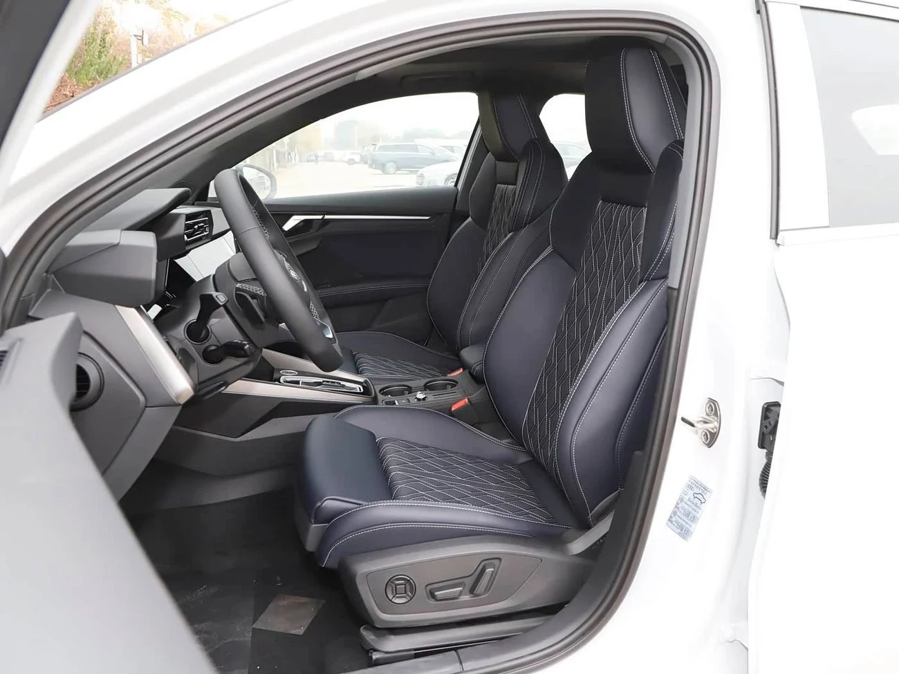 Audi A3 A3 Sportback _ BLACK AND WHITE