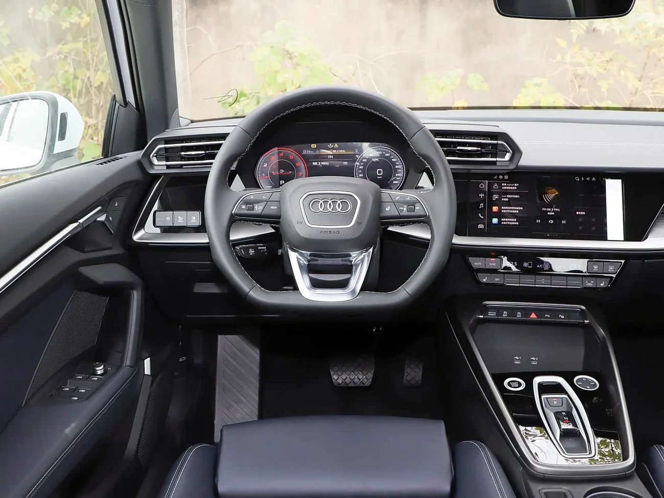Audi A3 A3 Sportback _ BLACK AND WHITE