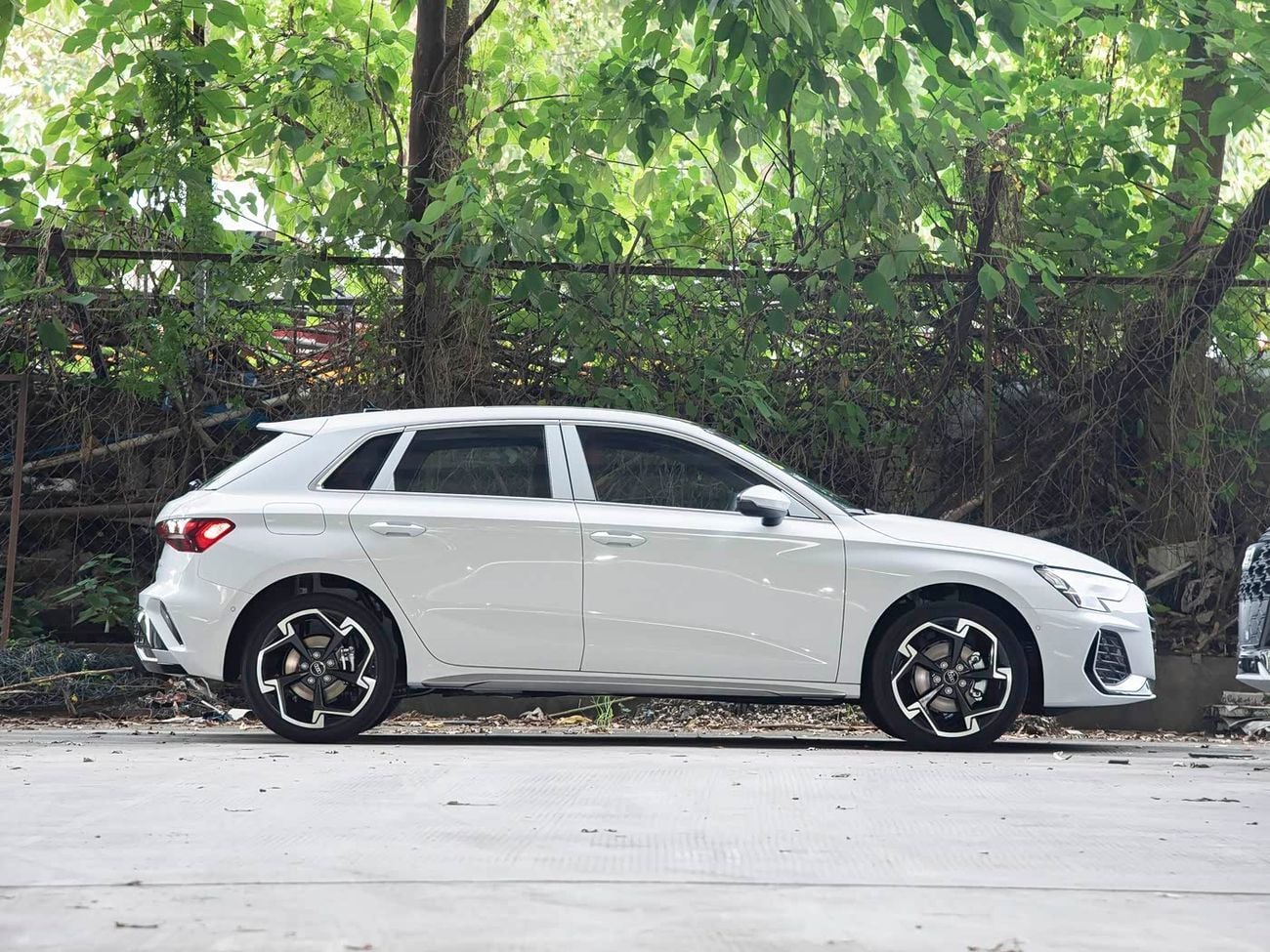 Audi A3 A3 Sportback _ BLACK AND WHITE