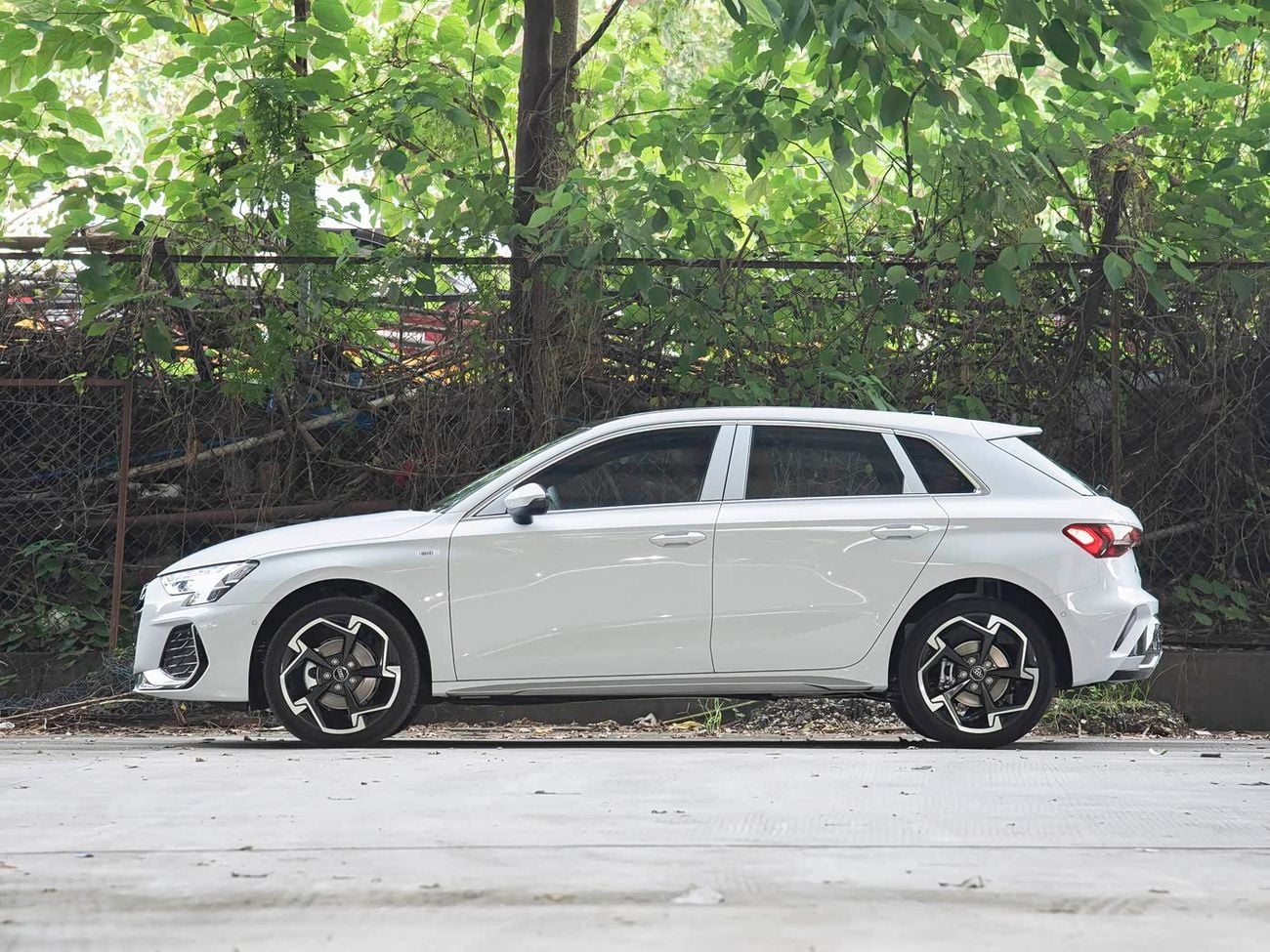 Audi A3 A3 Sportback _ BLACK AND WHITE