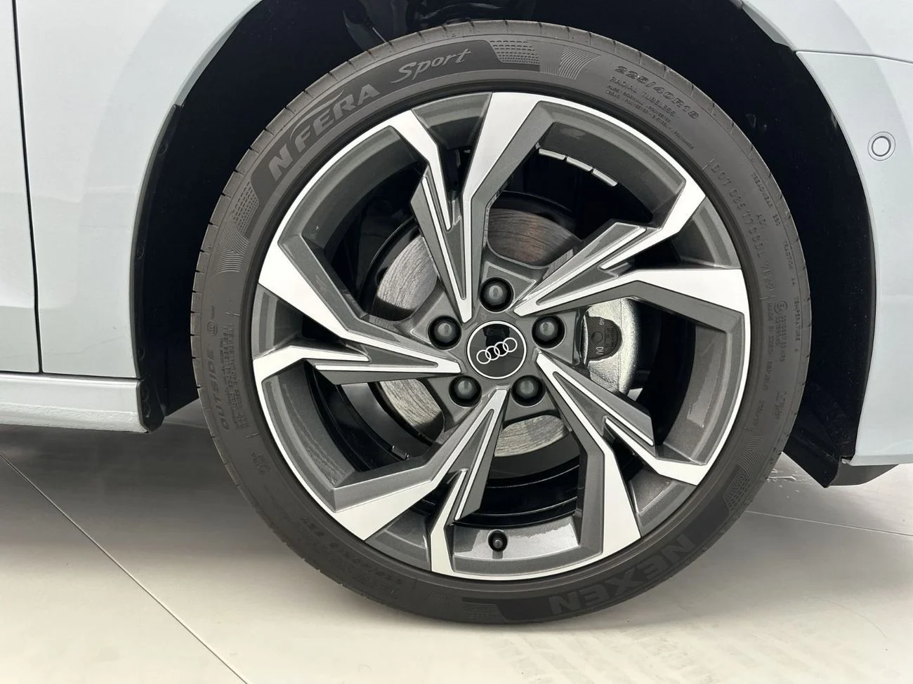 Audi A3 Sedan Advanced 35 TFSI _ SILVER