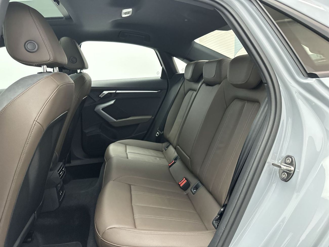 Audi A3 Sedan Advanced 35 TFSI _ SILVER
