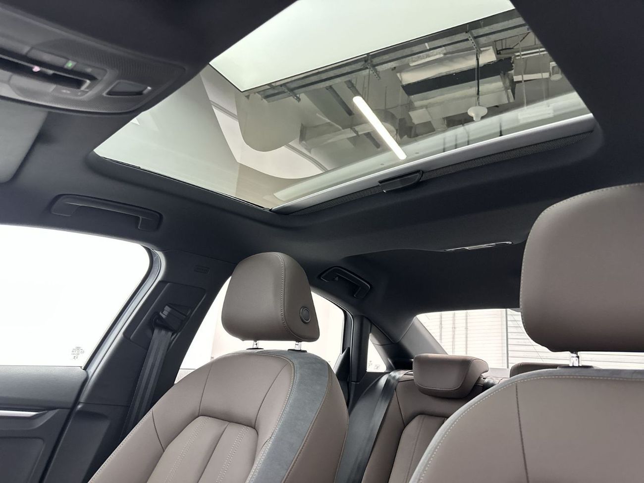 Audi A3 Sedan Advanced 35 TFSI _ SILVER