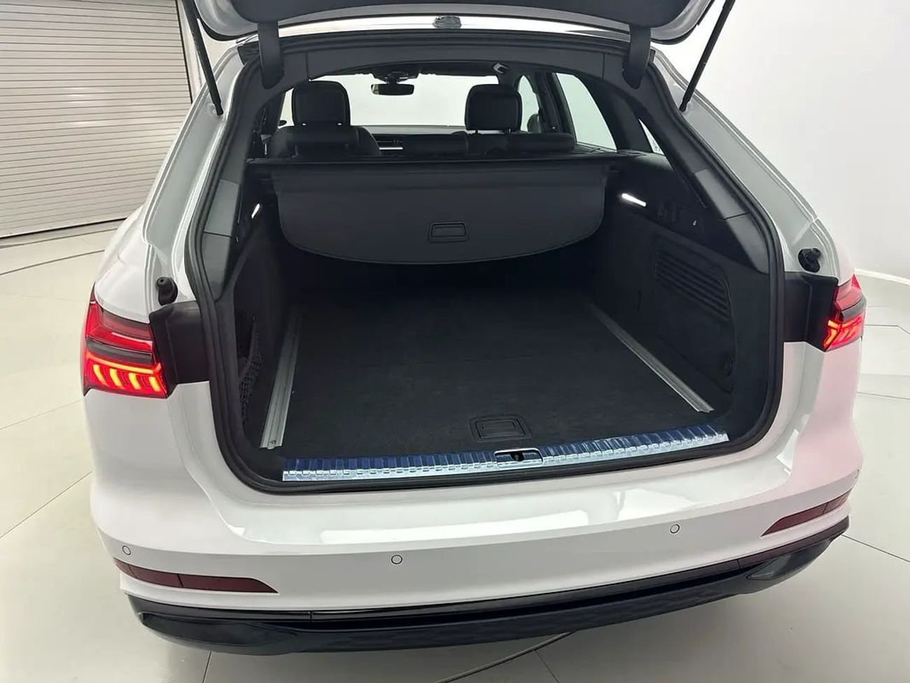 Audi A6 40 TFSI 2.0L Avant 40 TFSI