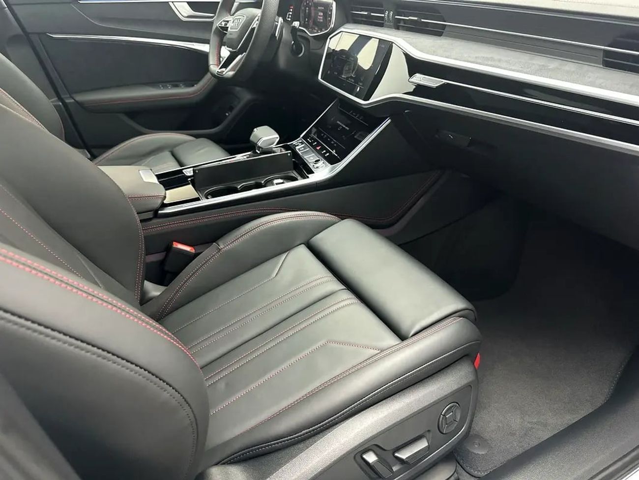 Audi A6 40 TFSI 2.0L Avant 40 TFSI