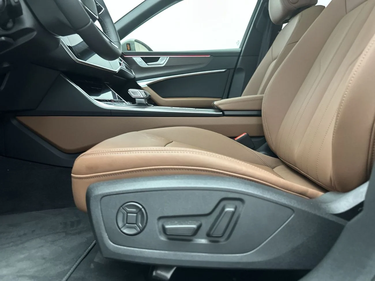 Audi A6 40 TFSI Sedan Advanced _2025_ 2.0