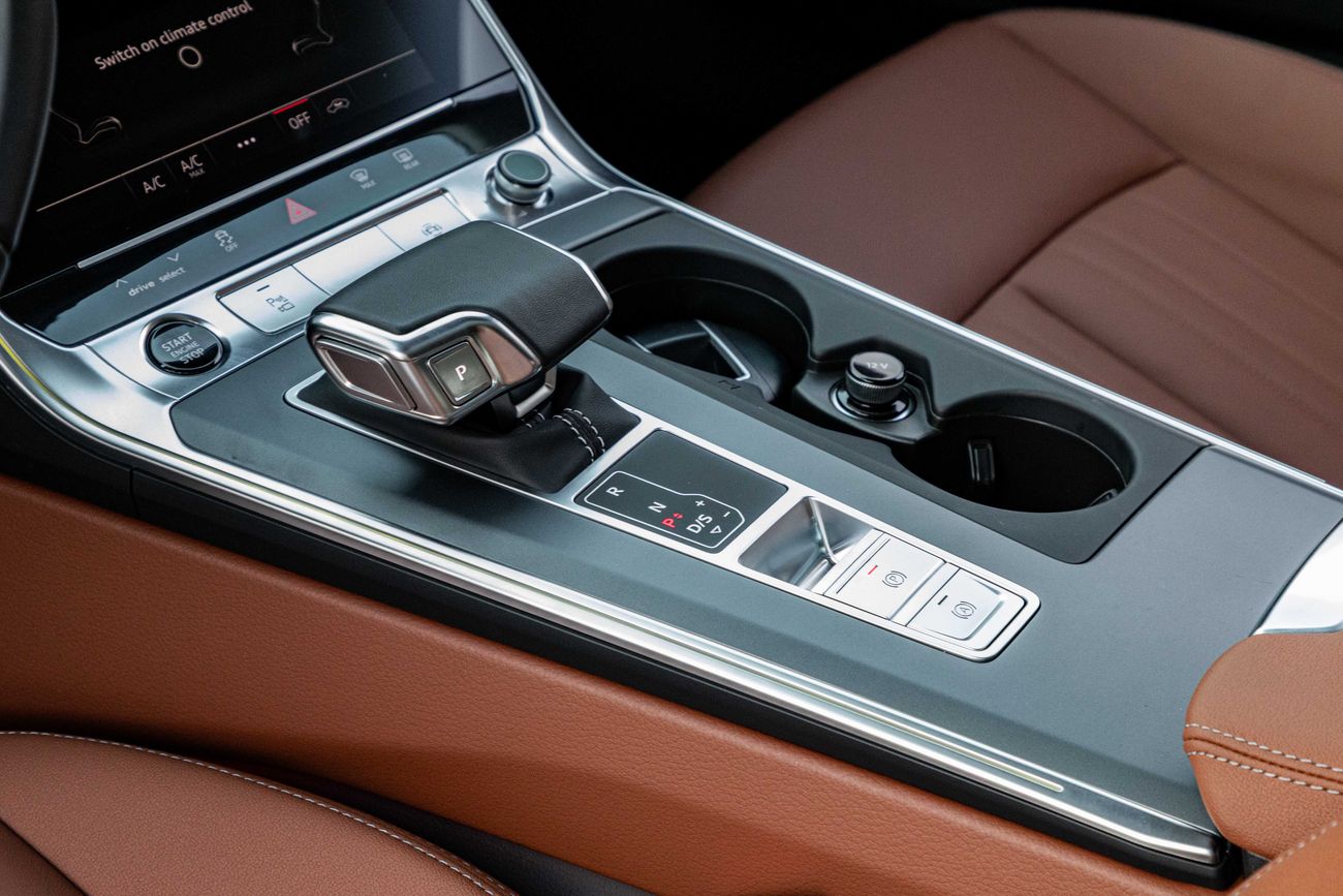 Audi A7 A7 S-line PETROL _2025