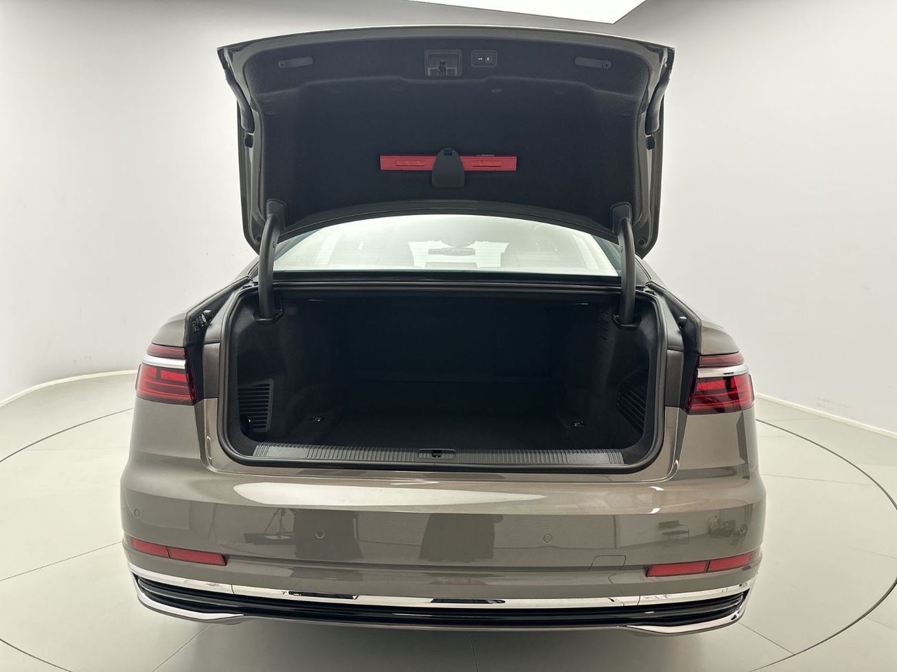 Audi A8 55 TFSI Luxury 2025
