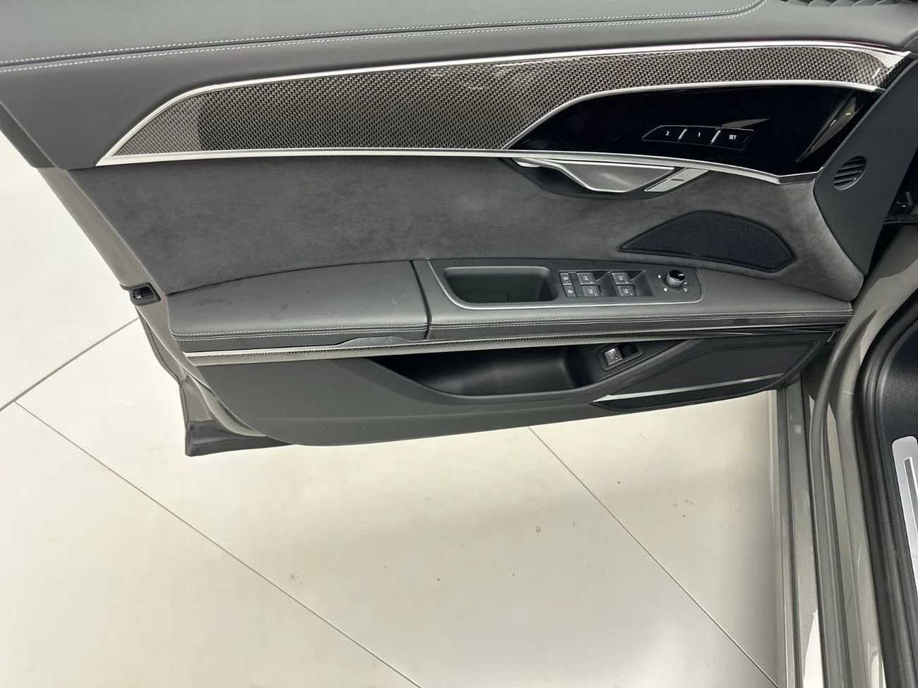 Audi A8 55 TFSI Luxury 2025