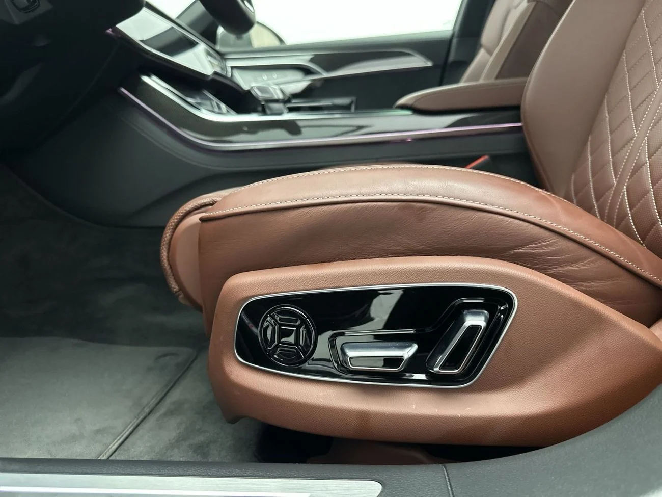 Audi A8 55 TFSI Luxury 2025