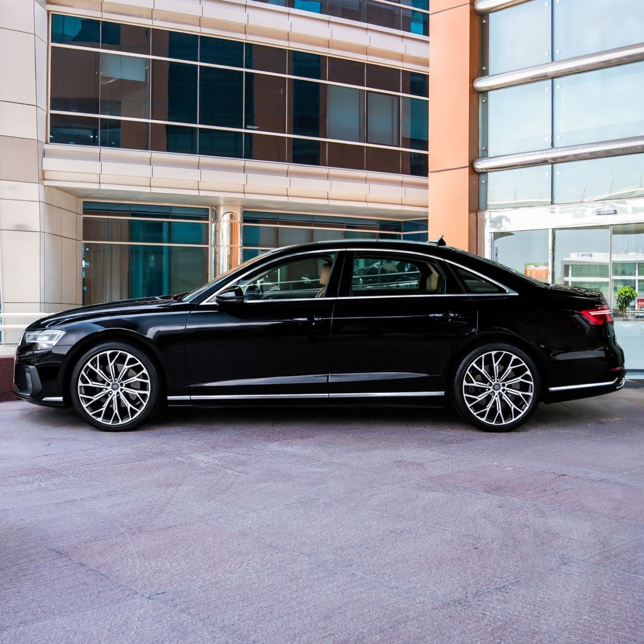 Audi A8 55 TFSI LWB 2026 V6_ 3.0L