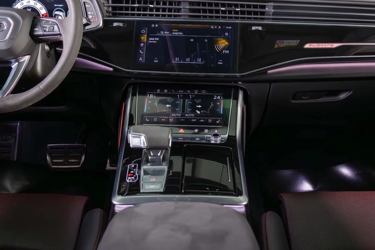 Audi RSQ8 TFSI quattro 4.0L Super SUV