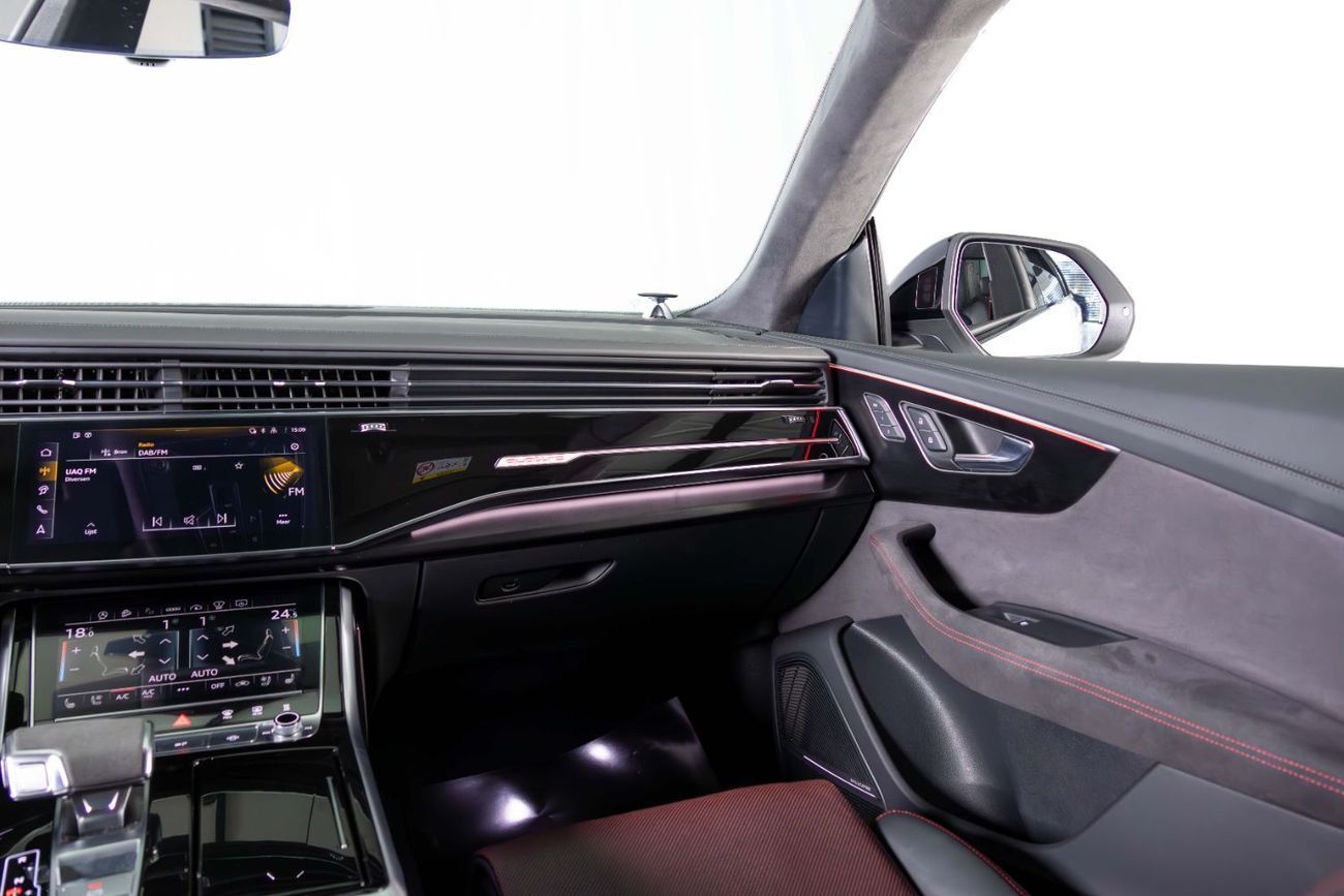 Audi RSQ8 TFSI quattro 4.0L Super SUV