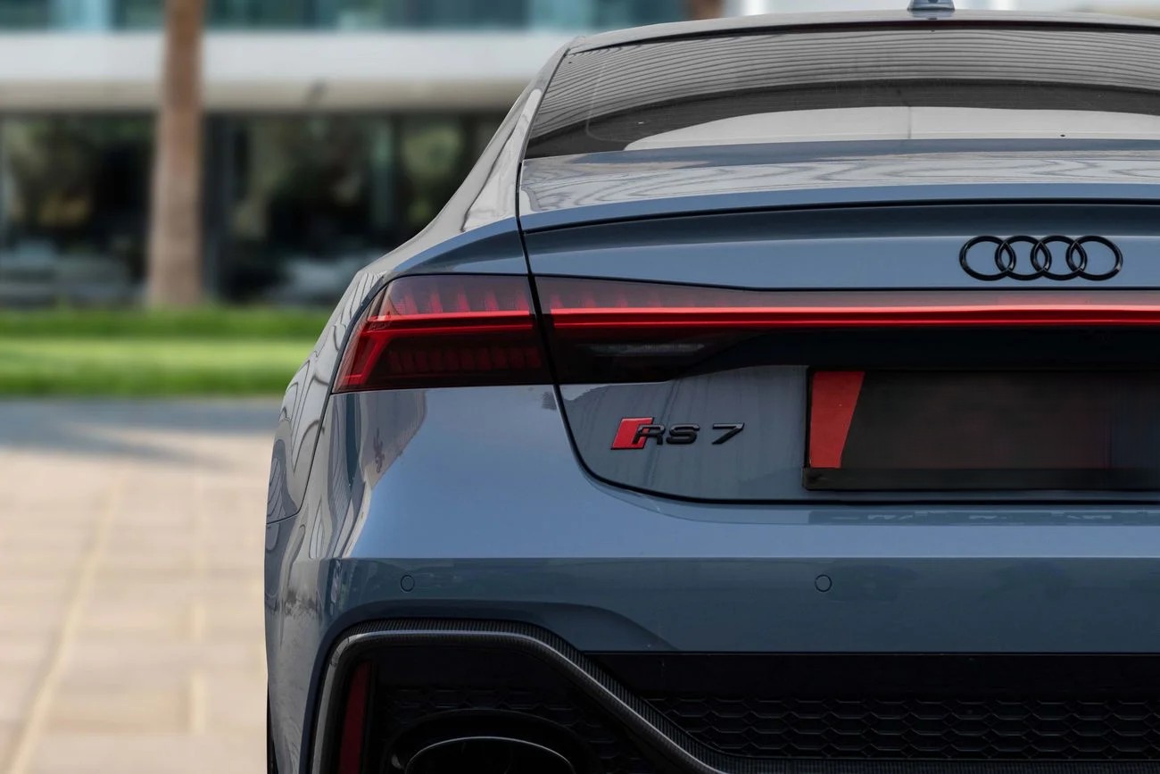 Audi S7 RS7_2025_ HYBRID