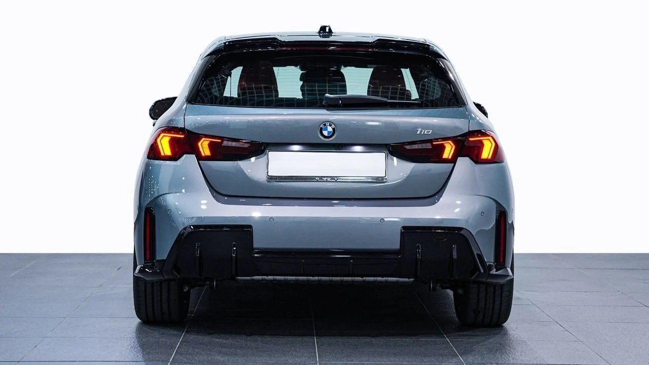 BMW 118i _2025 AT _4 Cylinders_ BLUE