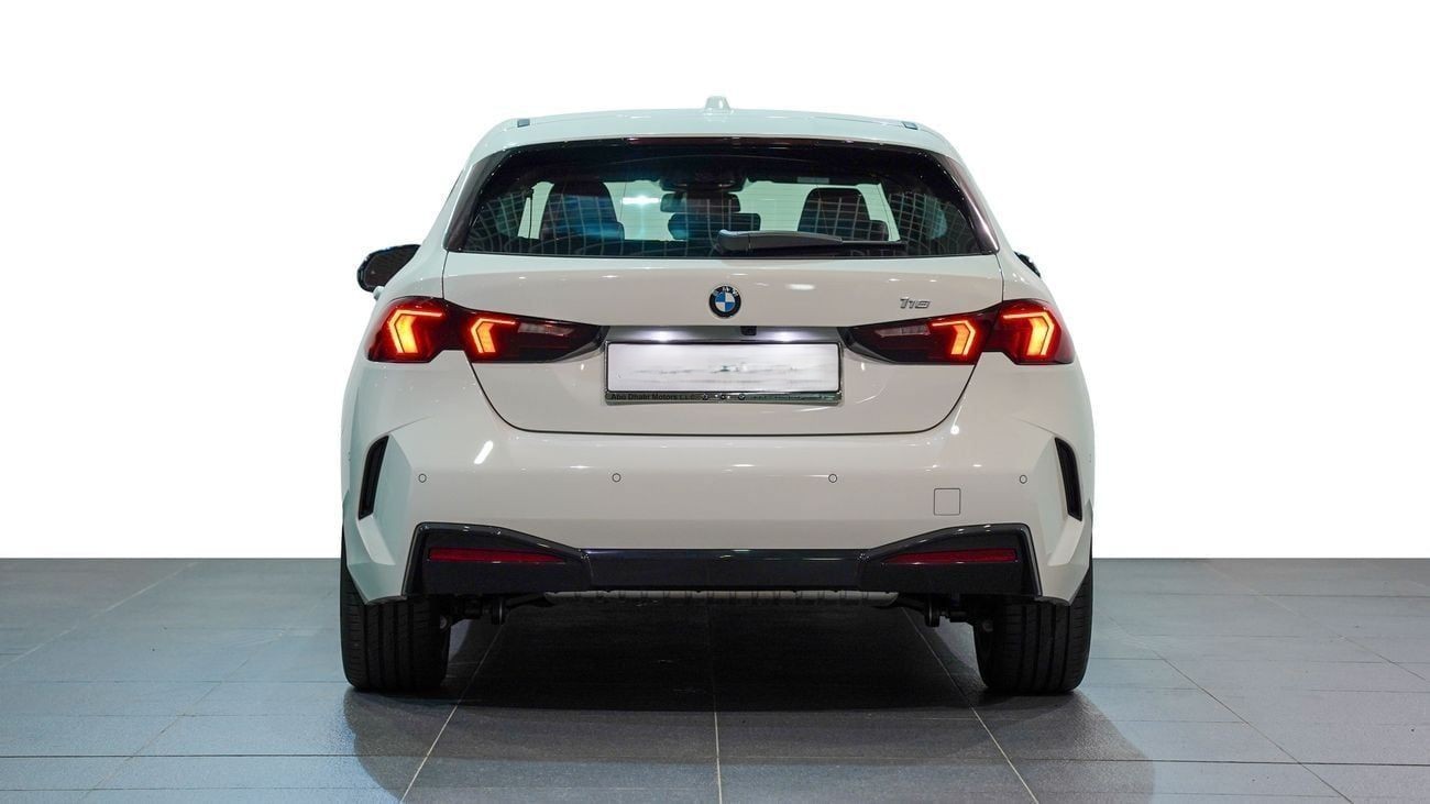 BMW 118i _2025 AT _4 Cylinders _ PETROL _WHITE
