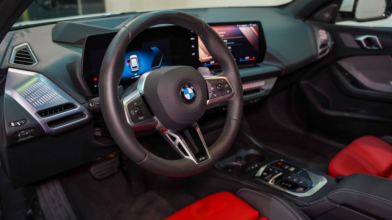 BMW 118i _2025 AT _4 Cylinders _ PETROL _WHITE