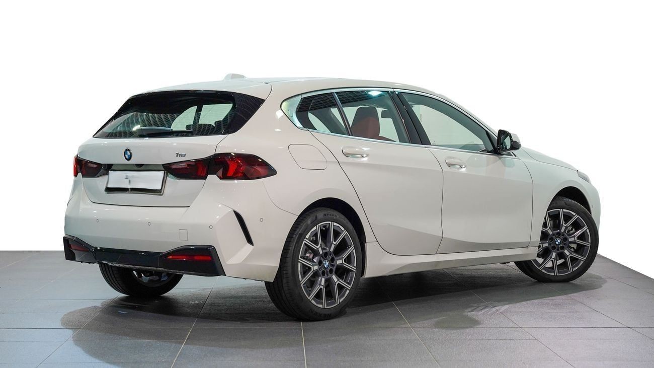 BMW 118i _2025 AT _4 Cylinders _ PETROL _WHITE
