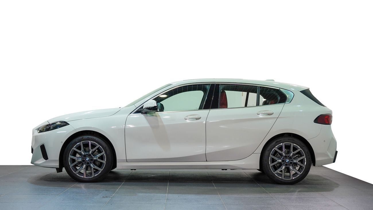 BMW 118i _2025 AT _4 Cylinders _ PETROL _WHITE