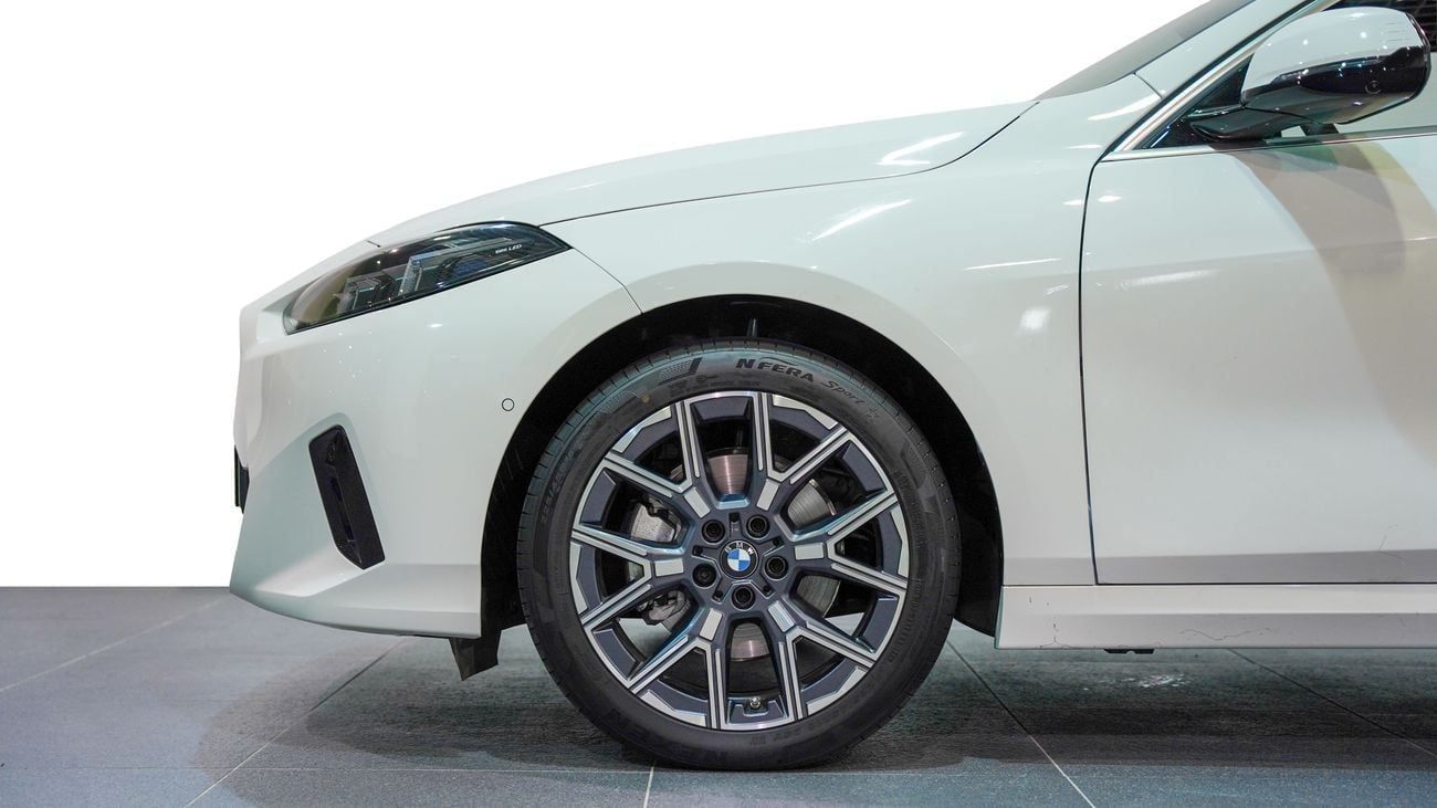 BMW 118i _2025 AT _4 Cylinders _ PETROL _WHITE