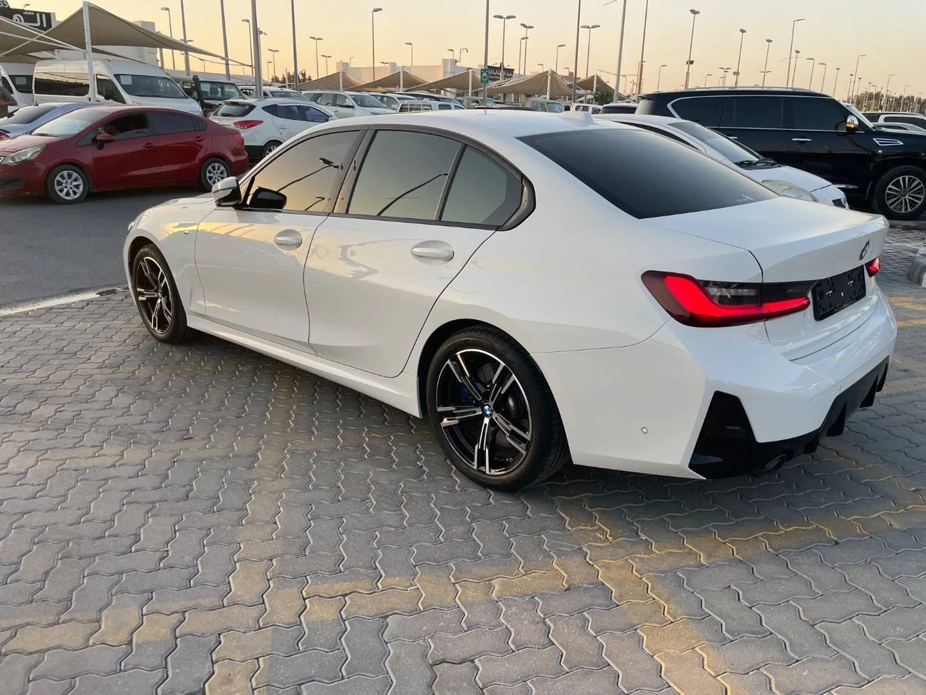 BMW 320i M SPORT 2025