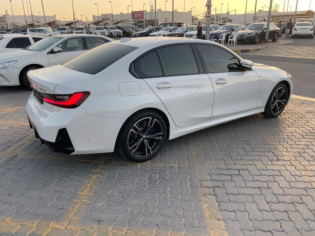 BMW 320i M SPORT 2025