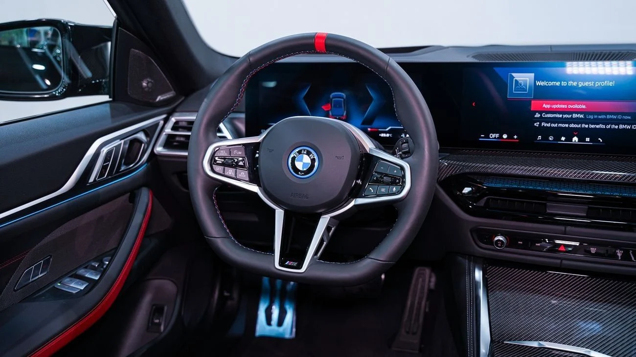 BMW i4_ HYBRID _ 2025 AT