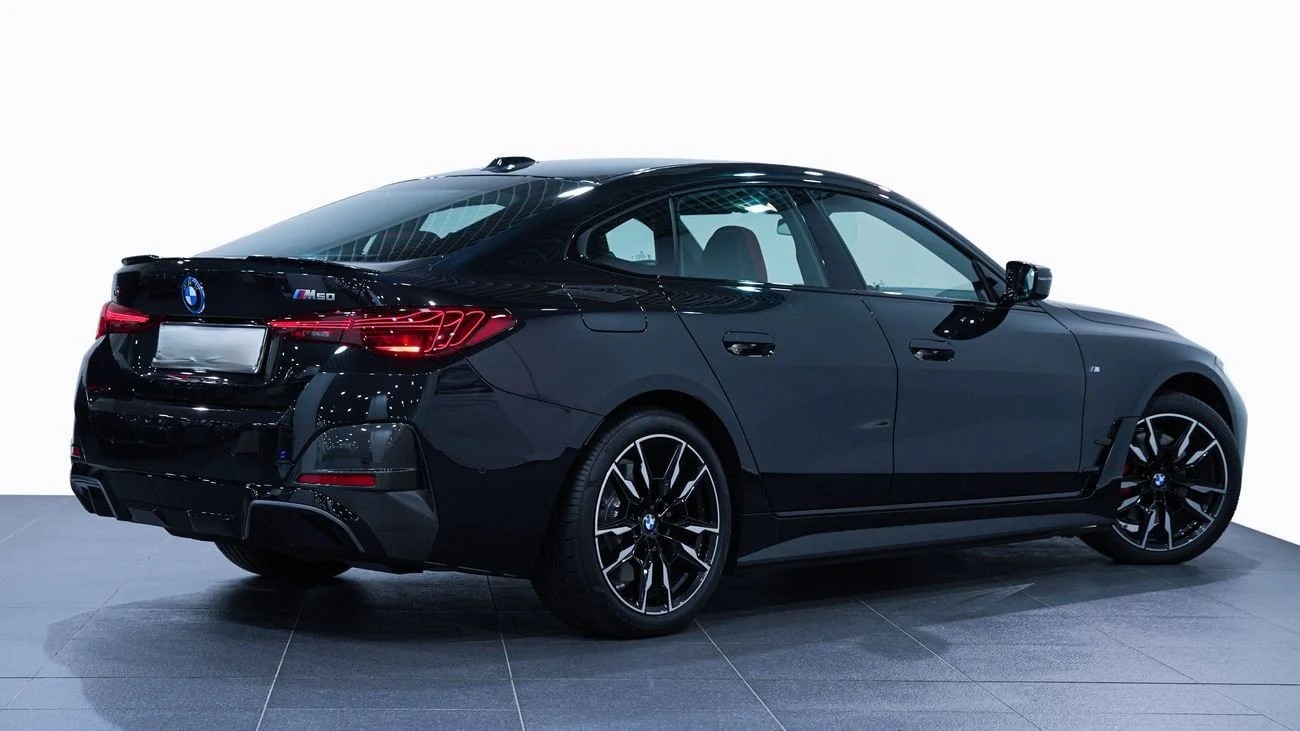 BMW i4_ HYBRID _ 2025 AT