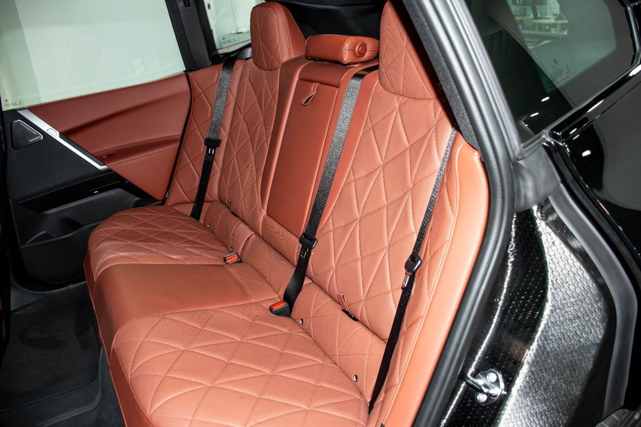 BMW iX iX M70 xDrive _2026