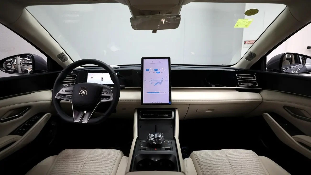 BYD Qin L DM-i _2025-HYBRID _ GREY