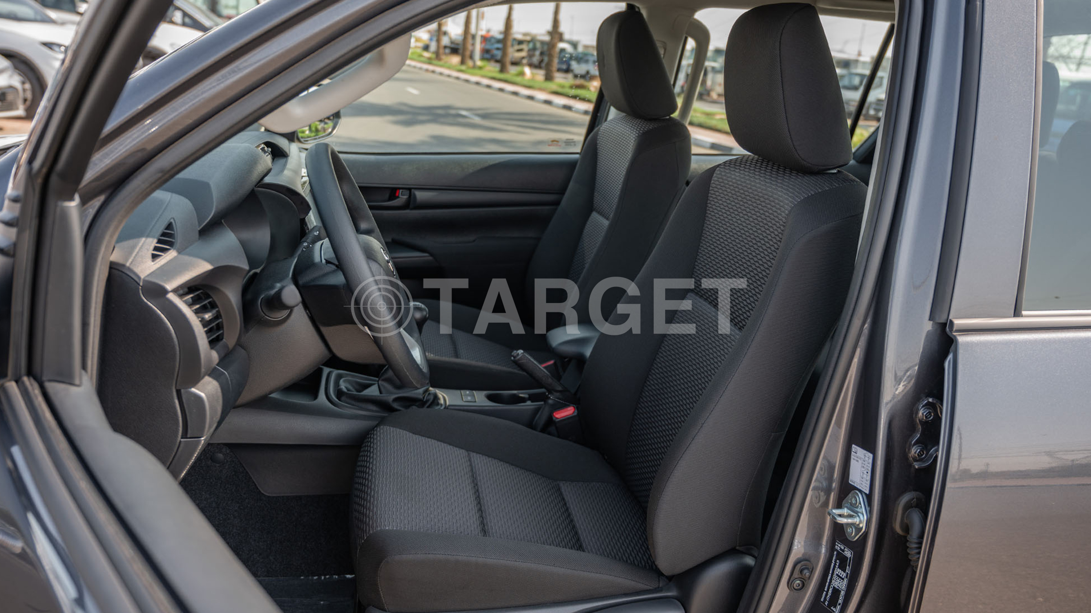 HILUX 2.4L MED Basic GRAY