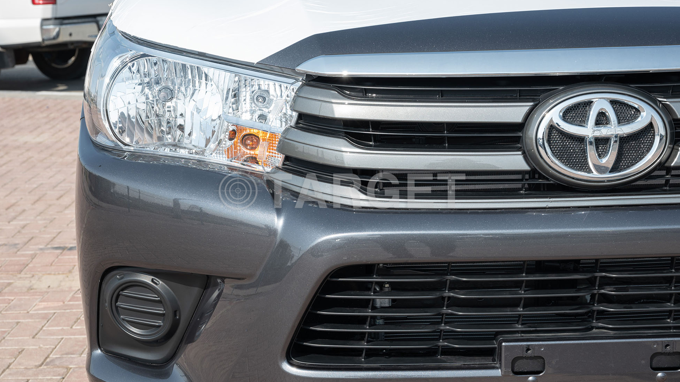 HILUX 2.4L MED Basic GRAY