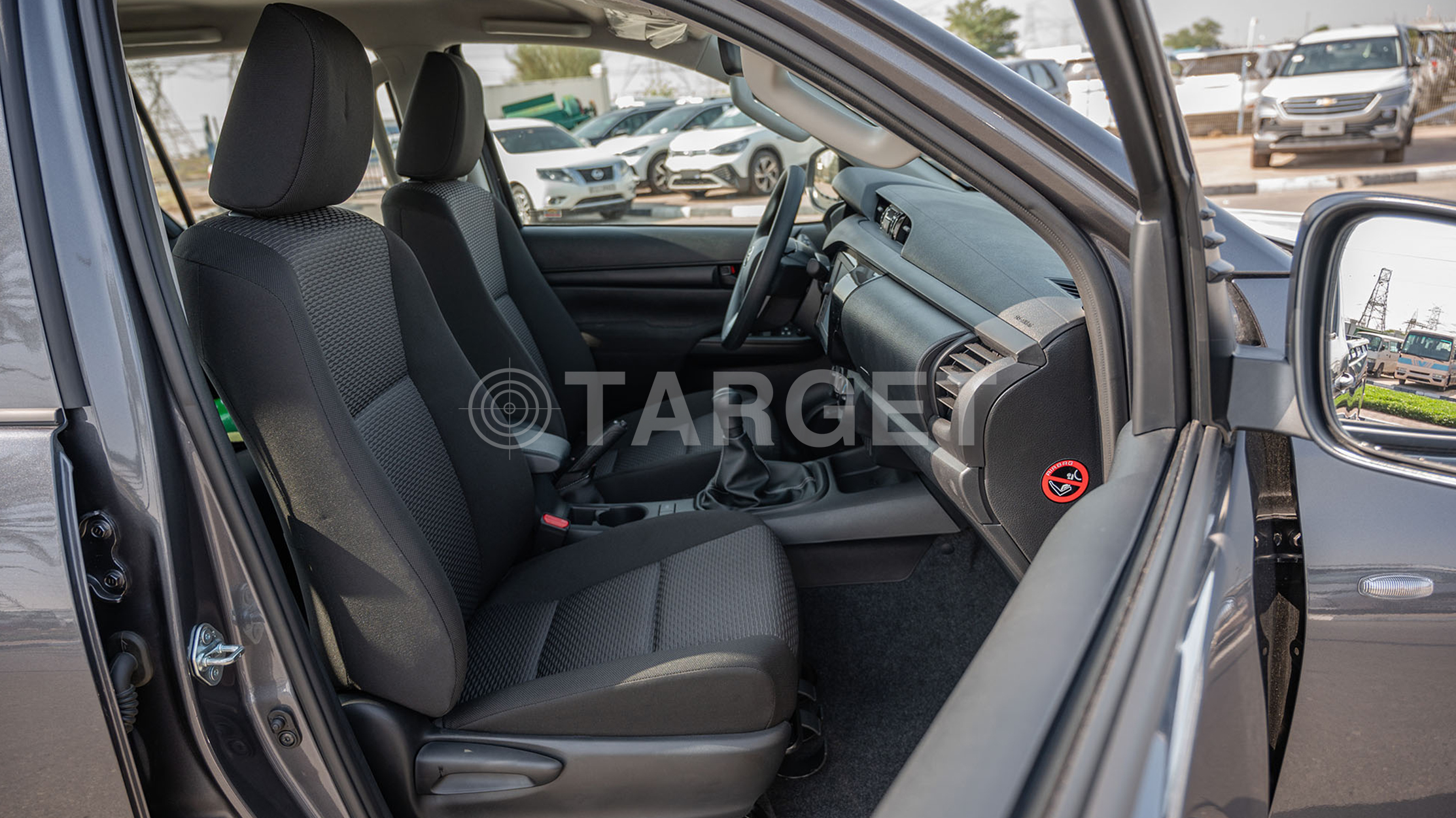 HILUX 2.4L MED Basic GRAY