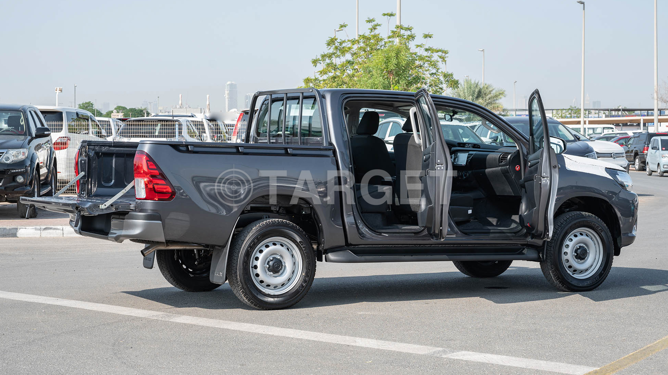 HILUX 2.4L MED Basic GRAY