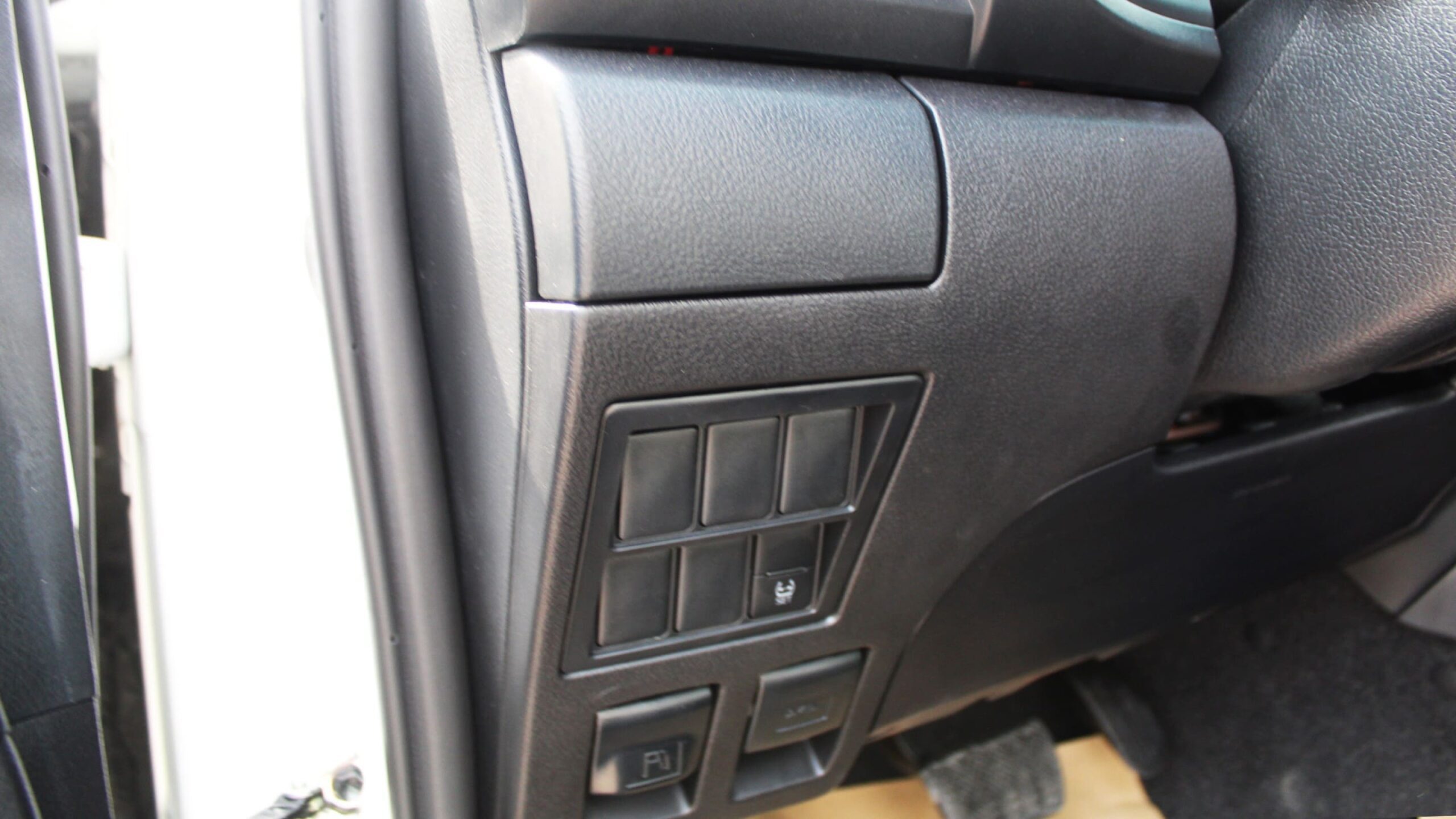 HILUX 2.7L COMFORT DC 6-AT 4X4 HI SPECS