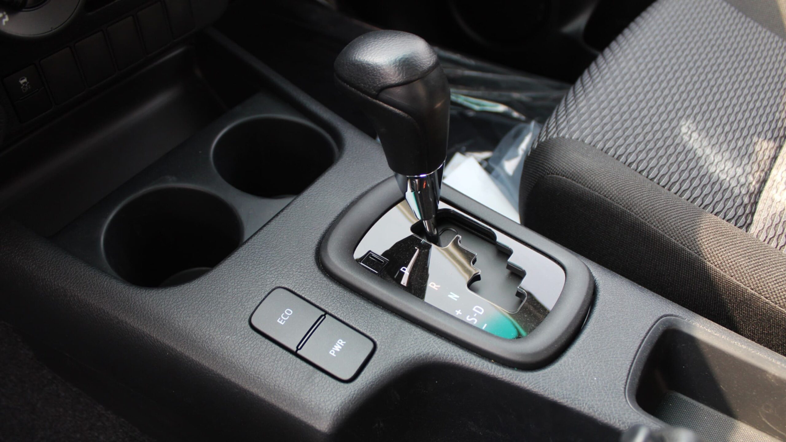 HILUX 2.7L COMFORT DC 6-AT 4X4 HI SPECS
