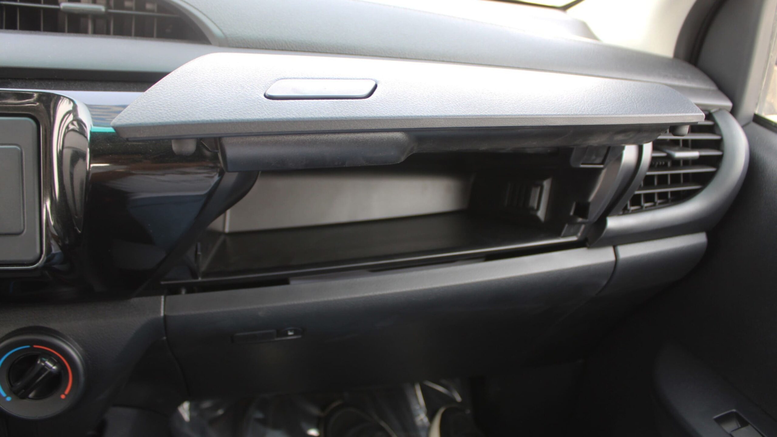 HILUX 2.7L COMFORT DC 6-AT 4X4 HI SPECS