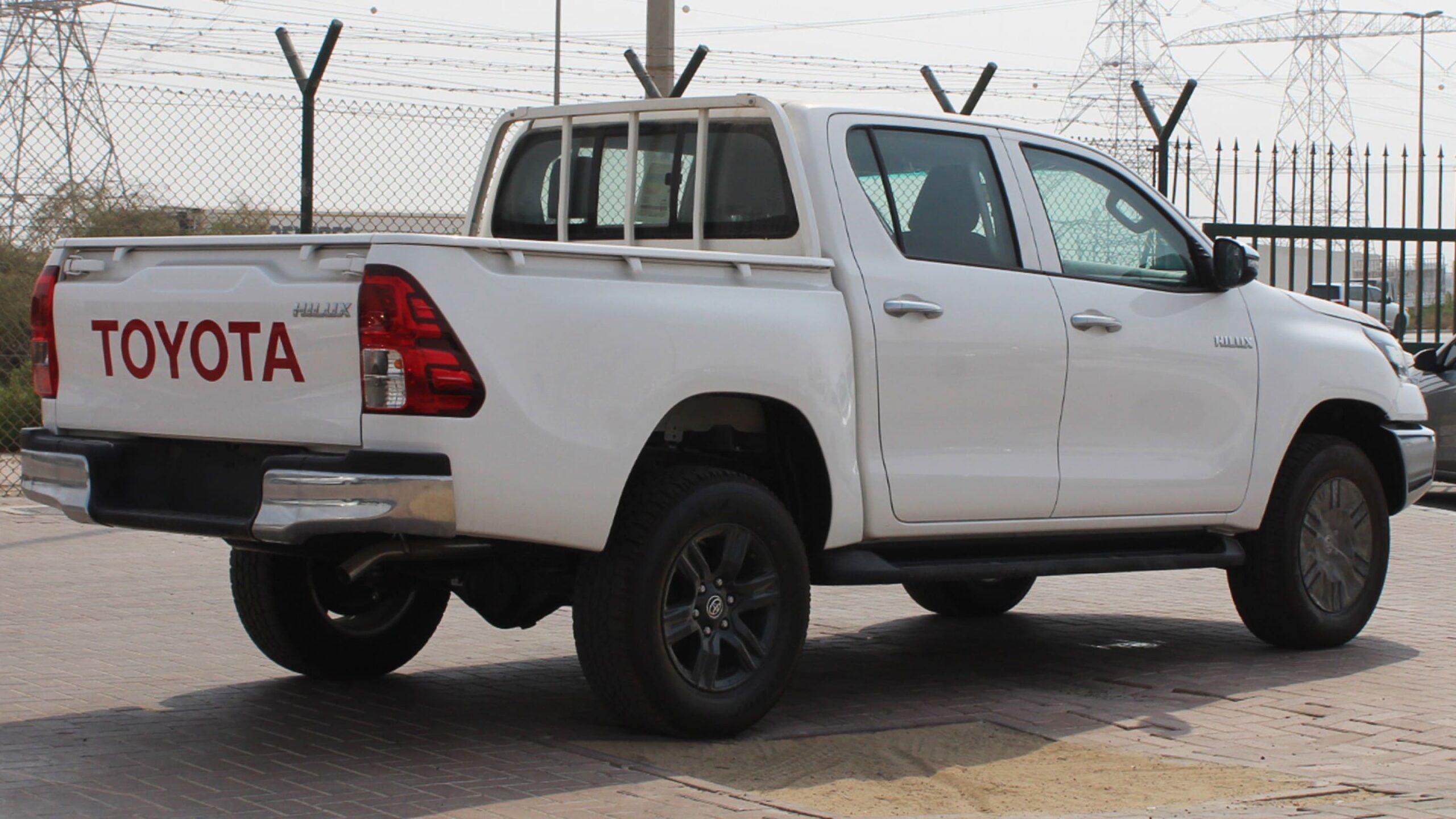 HILUX 2.7L COMFORT DC 6-AT 4X4 HI SPECS