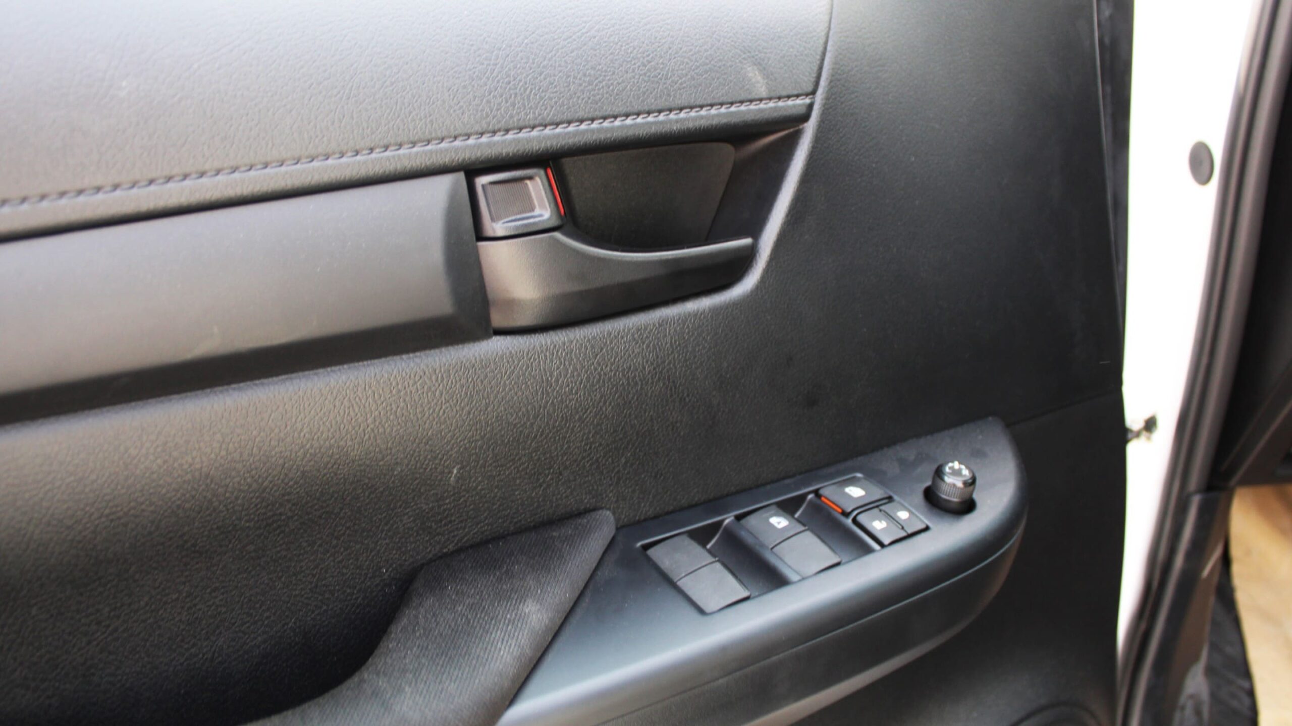 HILUX 2.7L COMFORT DC 6-AT 4X4 HI SPECS