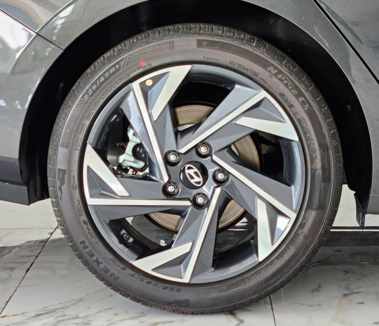 Hyundai Elantra 1.5l CVT _ gray