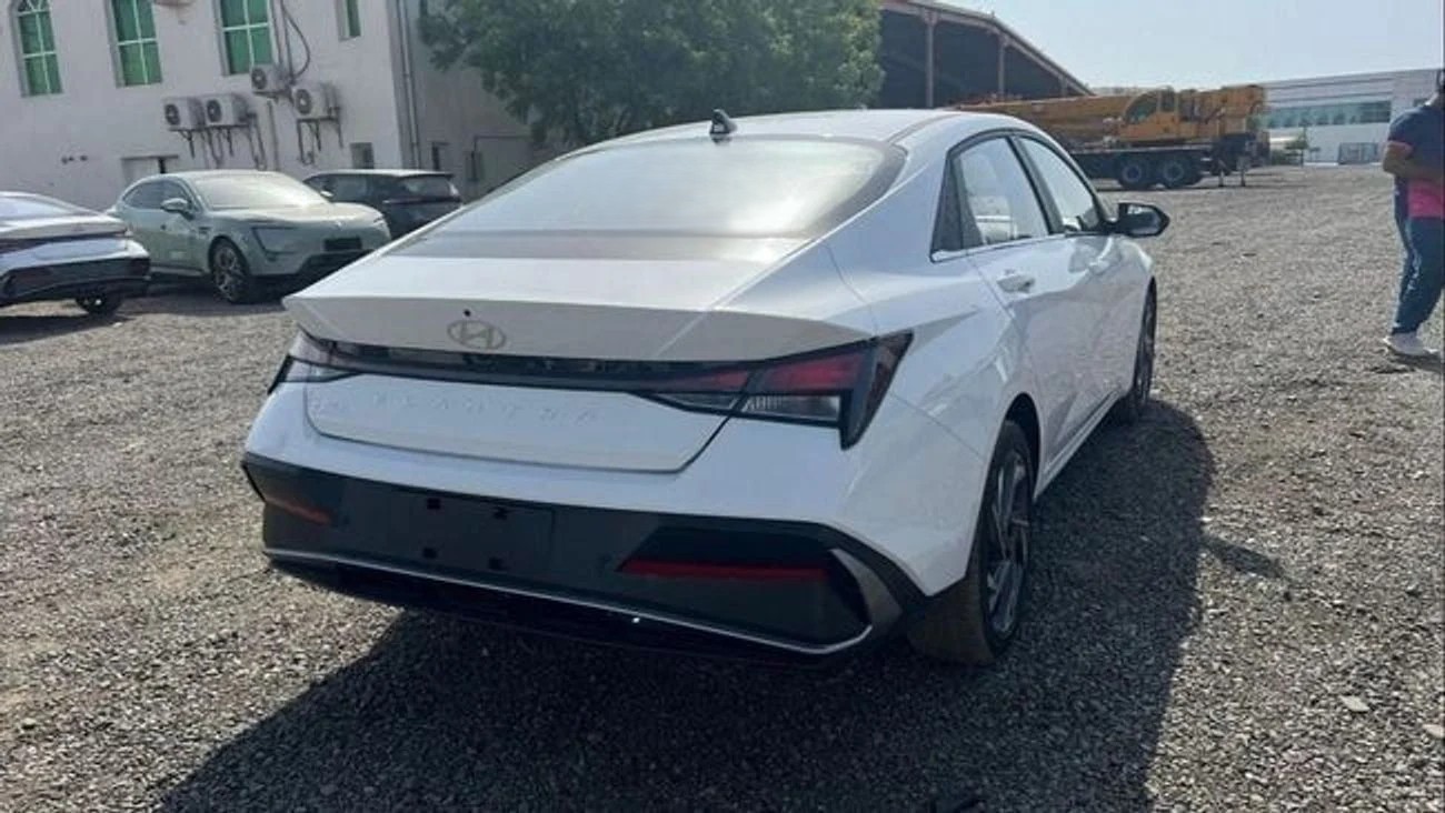 Hyundai Elantra full option 1.5 2026