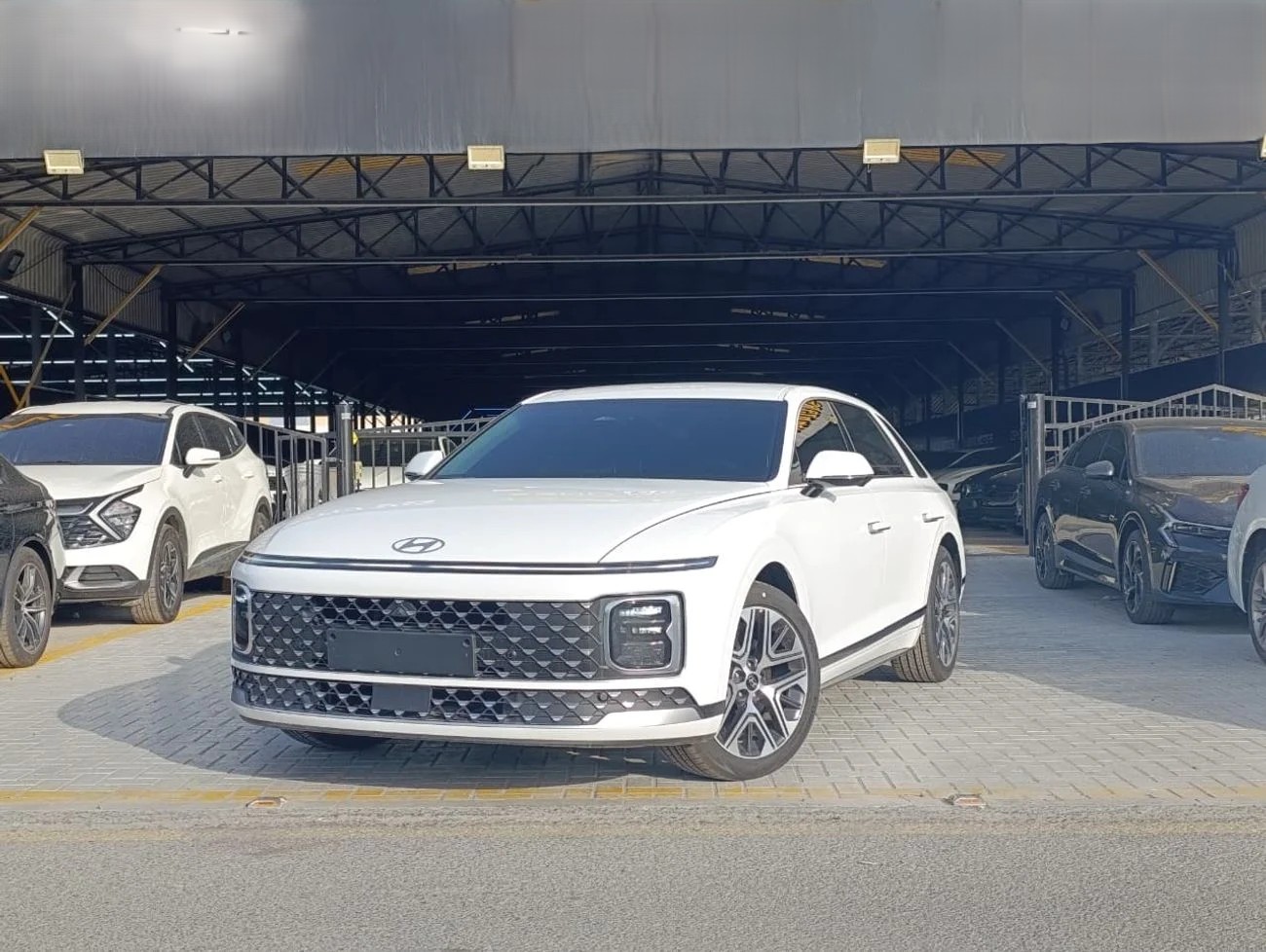 HYUNDAI GRANDEUR 2026 2.5 _ white