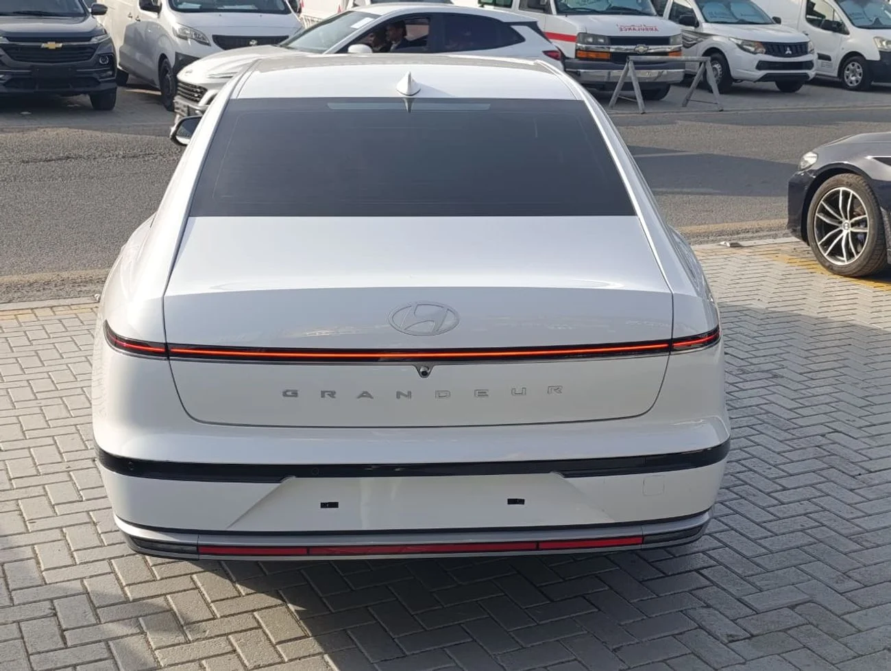 HYUNDAI GRANDEUR 2026 2.5 _ white
