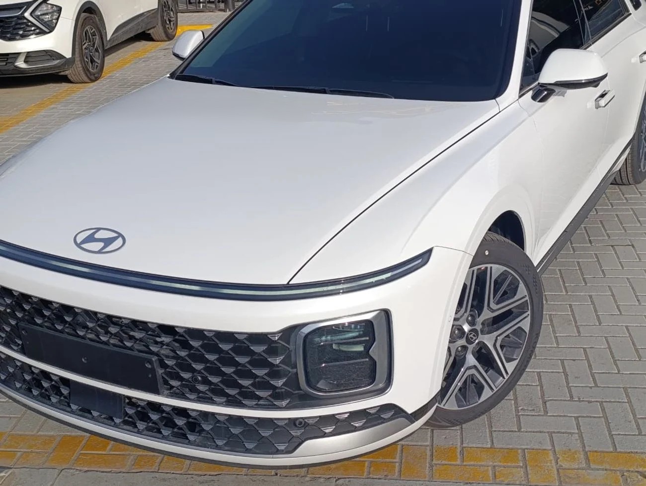 HYUNDAI GRANDEUR 2026 2.5 _ white