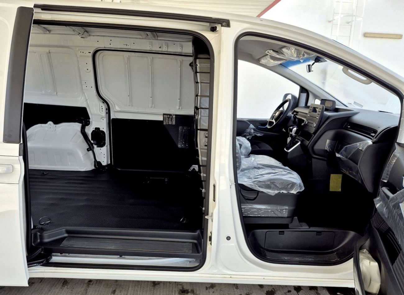 Hyundai Staria 2.2L (US4) 3 SEATER VAN AT 2026