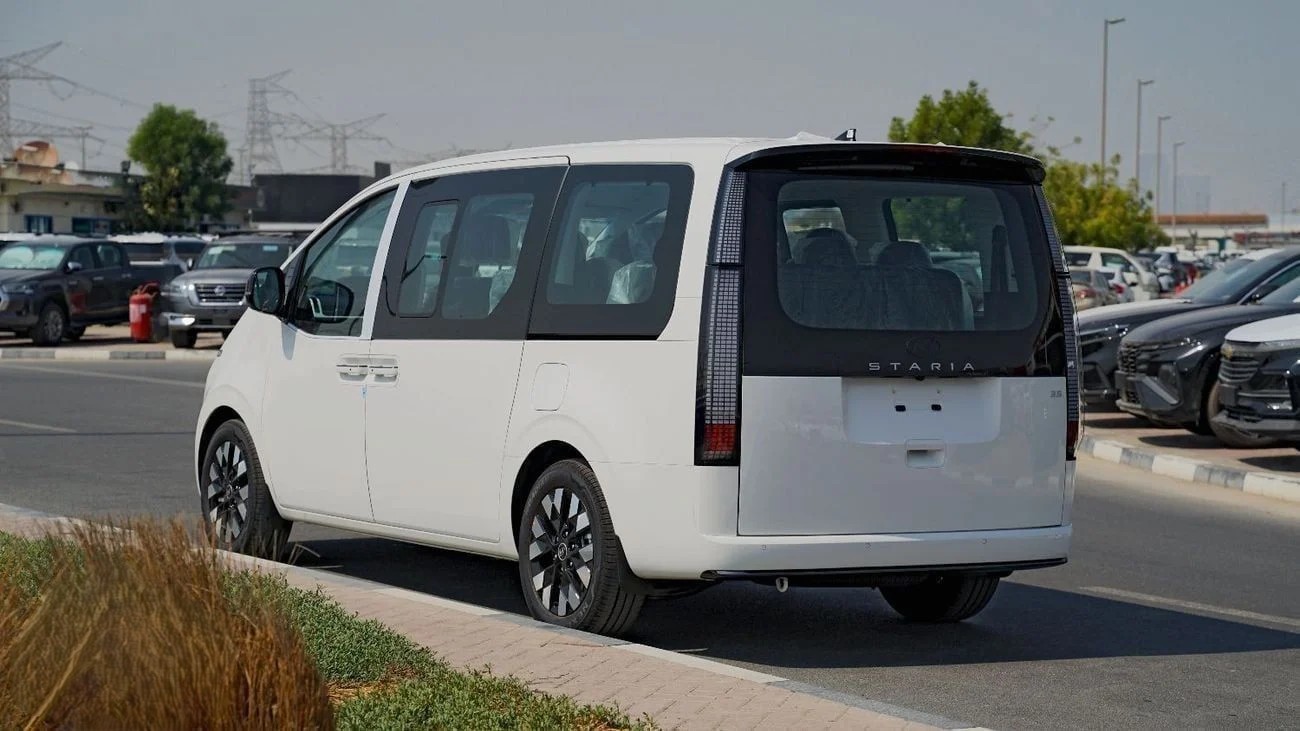Hyundai Staria 3.5L Executive 9 Seater 2026