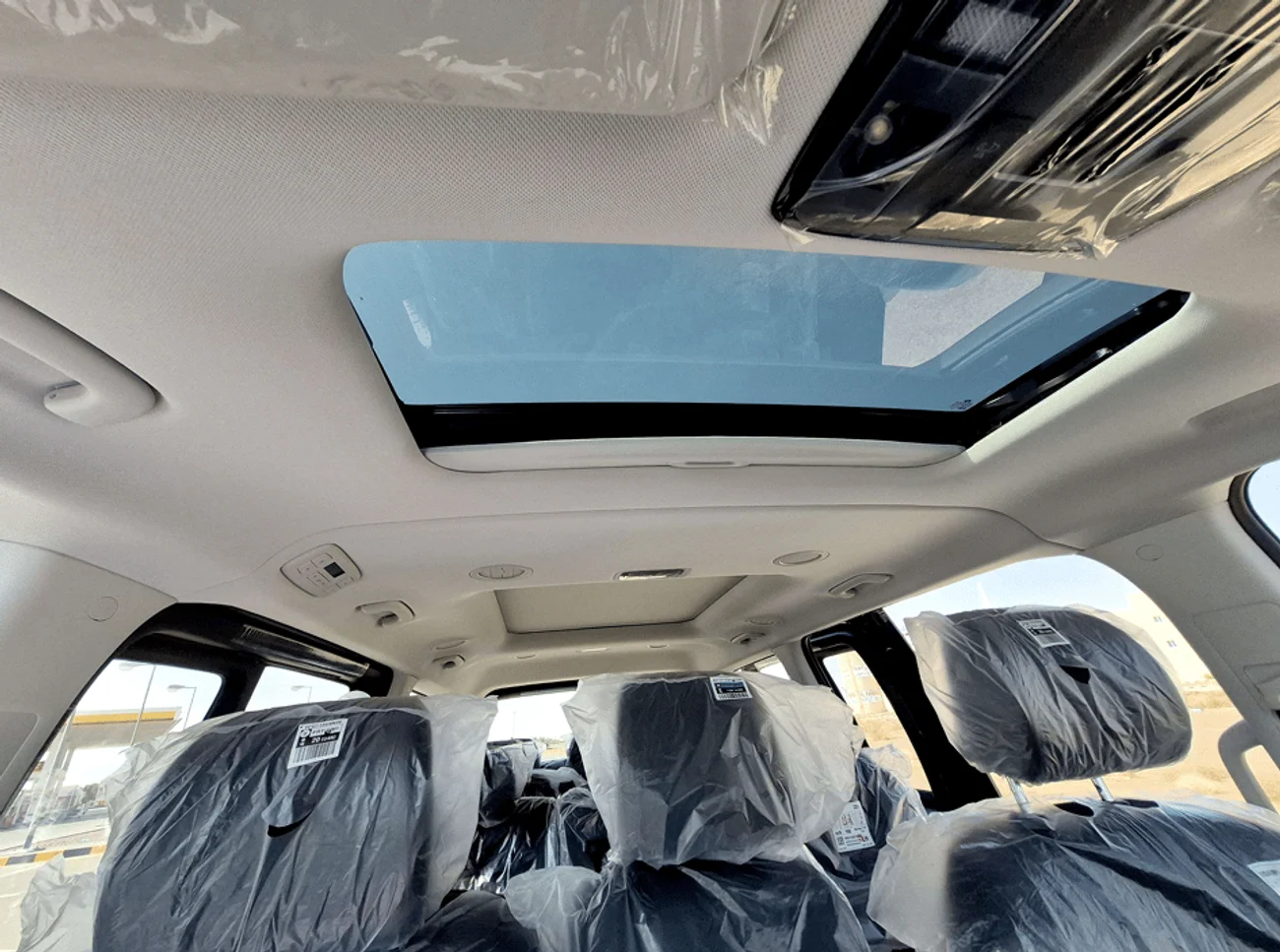 Hyundai Staria (US4) 11 SEATER PREMIER AT 2.2l -2026 - black