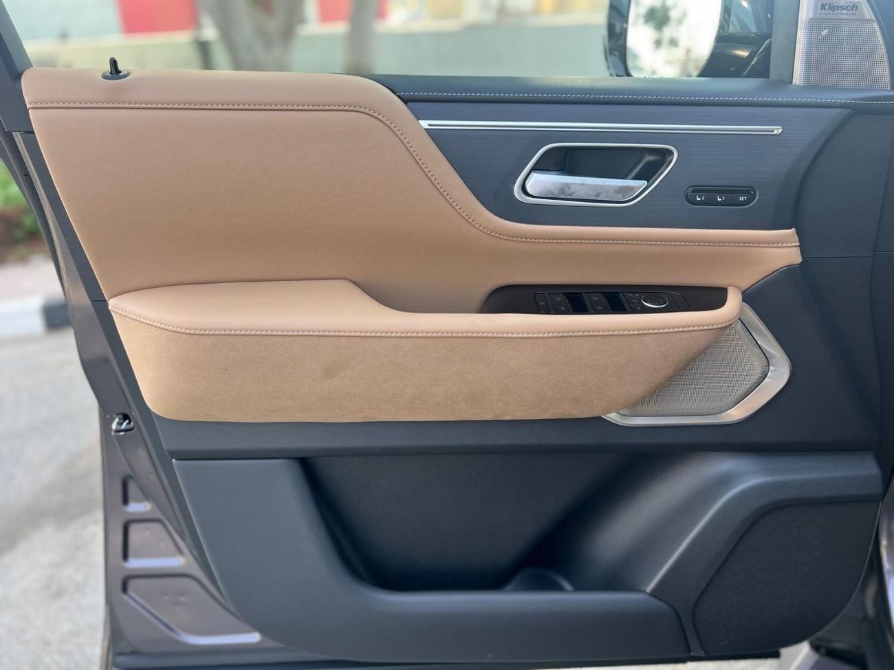 Infiniti QX80 SENSORY BENCH CHAIRS 3.5L _2026