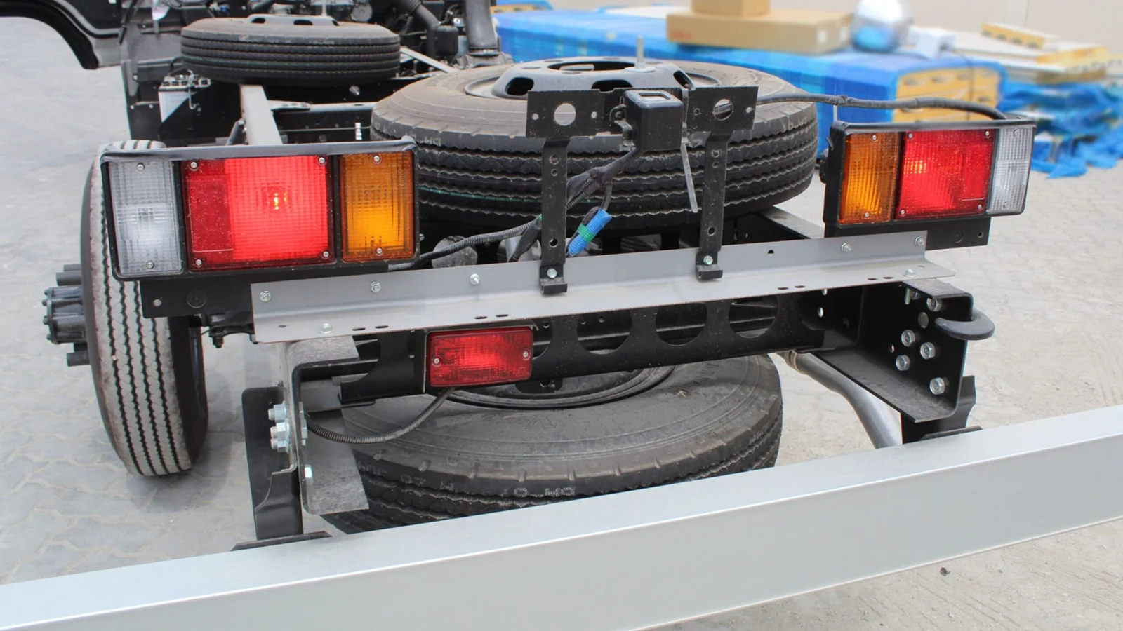 ISUZU NPR 4570 cc TRUCK CAB CHASSIS 4X2 DIESEL MT