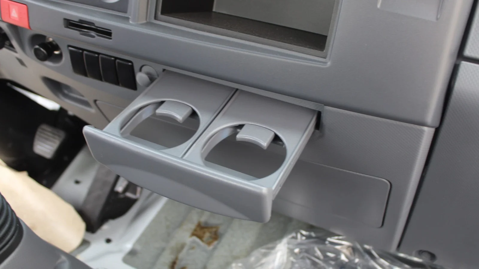 ISUZU NPR 4570 cc TRUCK CAB CHASSIS 4X2 DIESEL MT